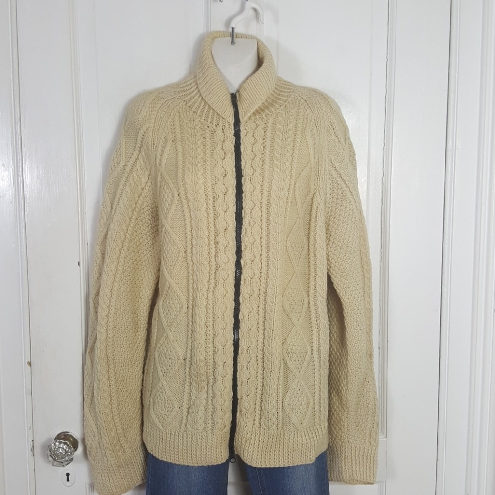 ⭐The Ultimate Sweater